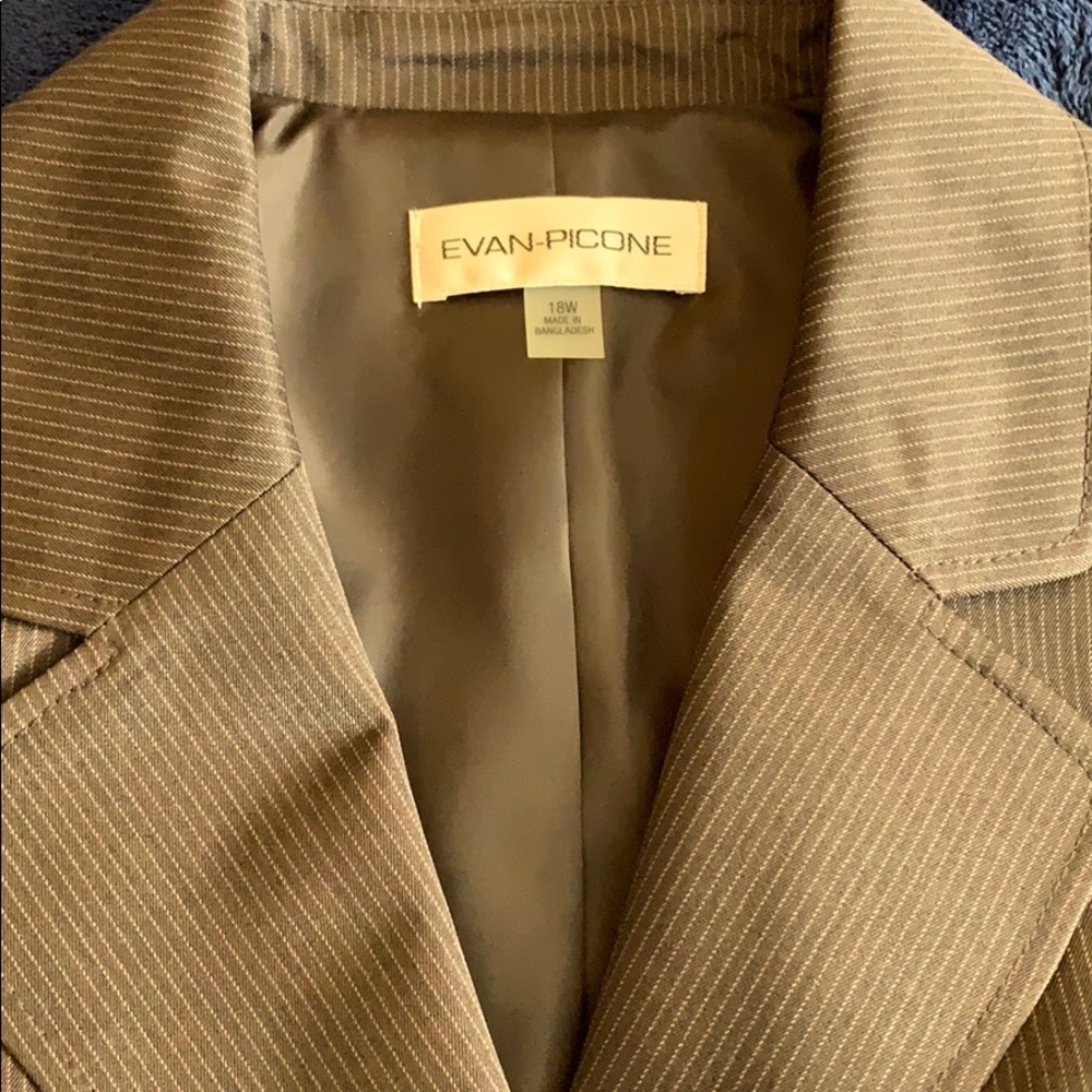 Woman’s 2pc Evan Picone pant suit Sz 18W
